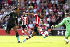 阿诺德欧冠首秀闪亮登场后受伤，未来之路充满悬念