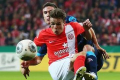 英超决战：阿斯顿维拉力争欧冠席位，富勒姆誓守主场荣耀